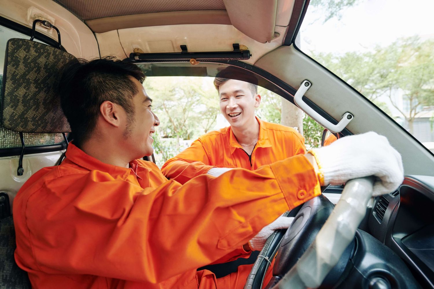 drivers having small talk xwa7nk7